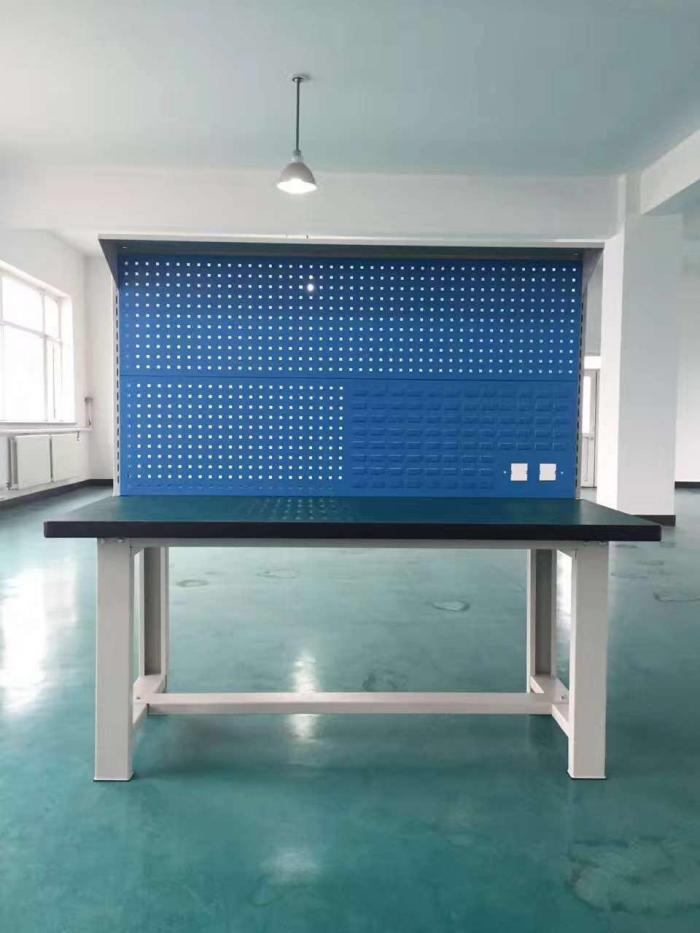 工作台（tái）定製，組合式多功能工作（zuò）台廠（chǎng）家